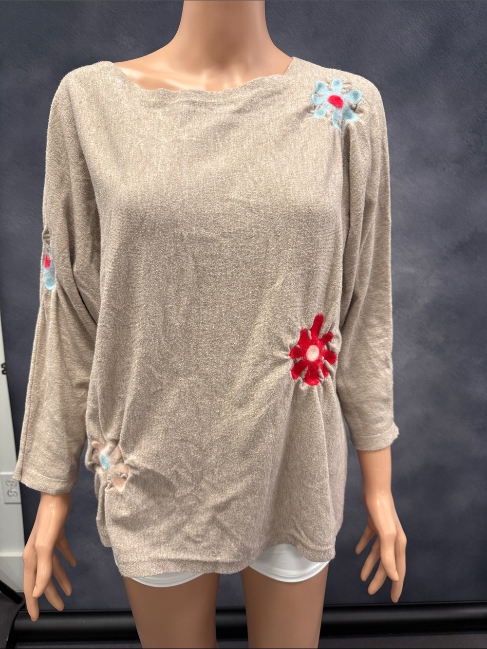 Beige Floral Appliqué Women's Sweater